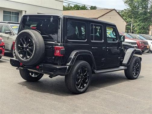 2021 Jeep Wrangler Unlimited Sahara Altitude