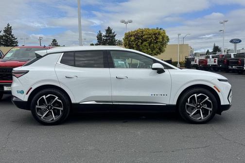Summit White 2024 Chevrolet Equinox EV 2LT