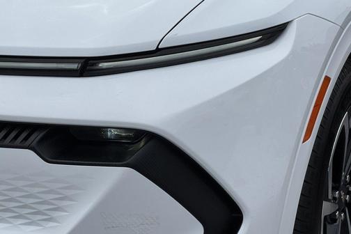 Summit White 2024 Chevrolet Equinox EV 2LT