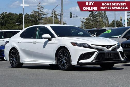 White 2022 Toyota Camry SE