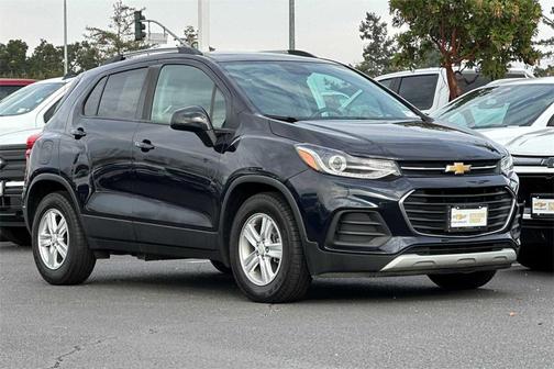 Midnight Blue Metallic 2021 Chevrolet Trax LT