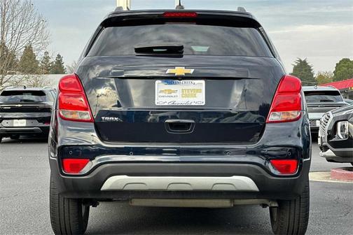 Midnight Blue Metallic 2021 Chevrolet Trax LT
