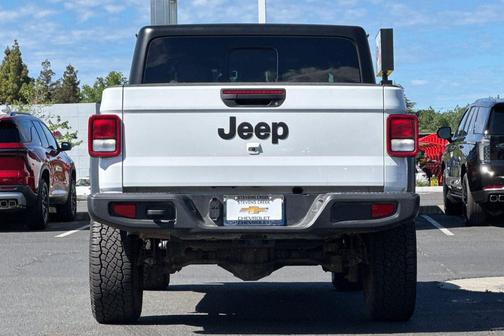 Bright White Clearcoat 2025 Jeep Gladiator Sport S
