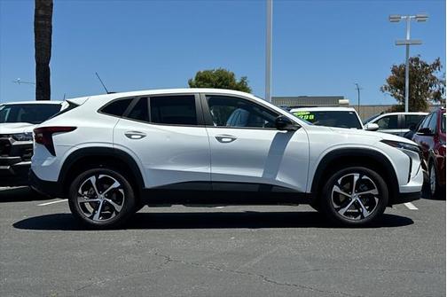 2025 Chevrolet Trax FWD 1RS