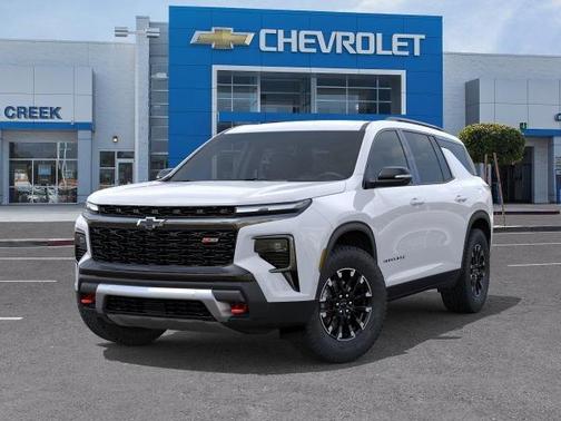 Polar White Tricoat 2026 Chevrolet Traverse AWD Z71