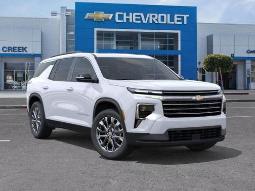 Polar White Tricoat 2026 Chevrolet Traverse LT