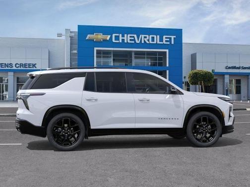Polar White Tricoat 2026 Chevrolet Traverse RS
