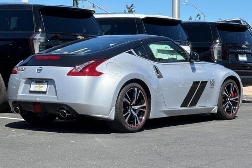 Brilliant Silver Metallic/Magnetic Black Pearl 2020 Nissan 370Z Sport