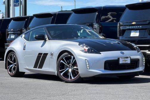 Brilliant Silver Metallic/Magnetic Black Pearl 2020 Nissan 370Z Sport