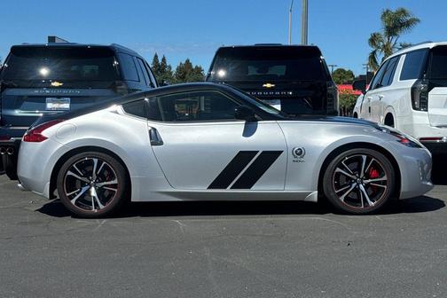 Brilliant Silver Metallic/Magnetic Black Pearl 2020 Nissan 370Z Sport