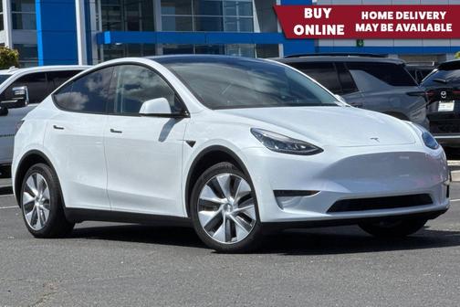 Pearl White Multi-Coat 2023 Tesla Model Y Long Range Dual Motor All-Wheel Drive