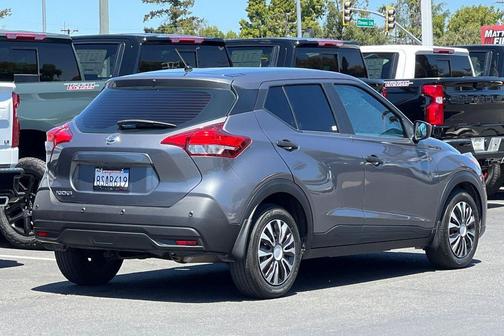Gun Metallic 2020 Nissan Kicks S