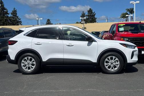Oxford White 2023 Ford Escape Active