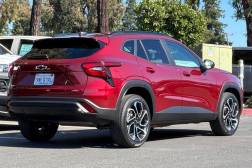Crimson Metallic 2025 Chevrolet Trax FWD 2RS