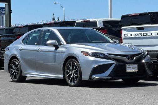 Celestial Silver Metallic 2023 Toyota Camry SE