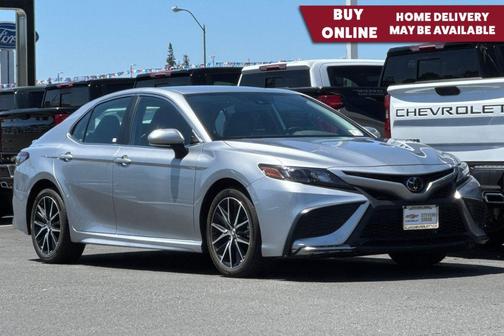 Celestial Silver Metallic 2023 Toyota Camry SE