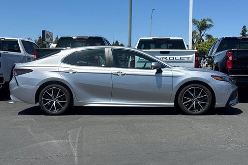 Celestial Silver Metallic 2023 Toyota Camry SE