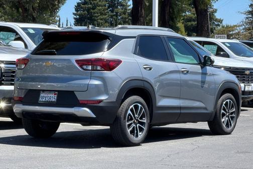 Sterling Gray Metallic 2024 Chevrolet Trailblazer LT