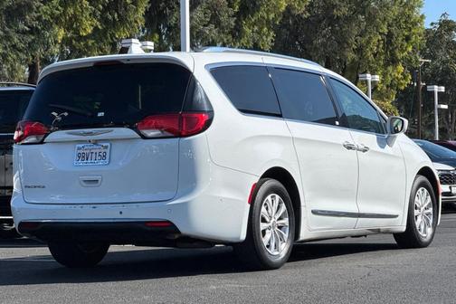 2018 Chrysler Pacifica Touring-L Plus