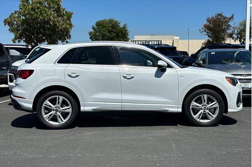 2021 Audi Q3 45 S line Premium