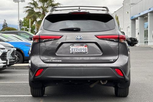 Magnetic Gray Metallic 2021 Toyota Highlander Hybrid LE