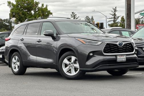 Magnetic Gray Metallic 2021 Toyota Highlander Hybrid LE