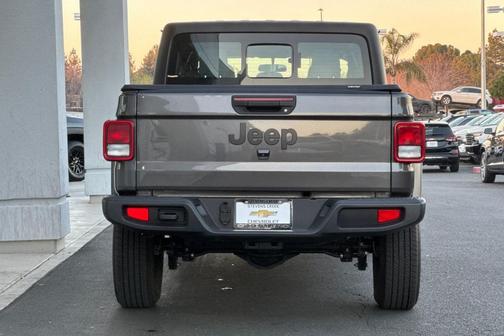 2024 Jeep Gladiator Sport