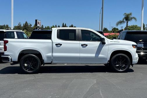 2025 Chevrolet Silverado 1500 Custom