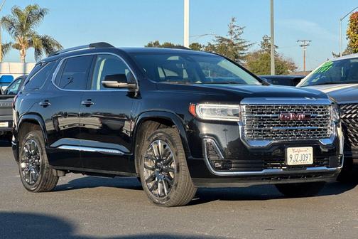 2023 GMC Acadia Denali