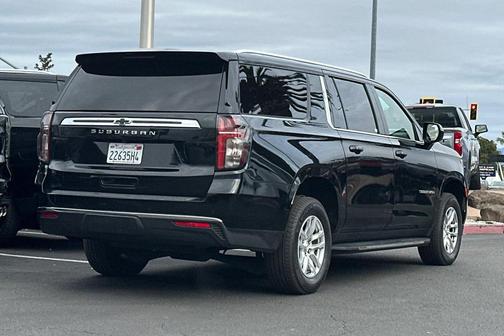 2023 Chevrolet Suburban LS