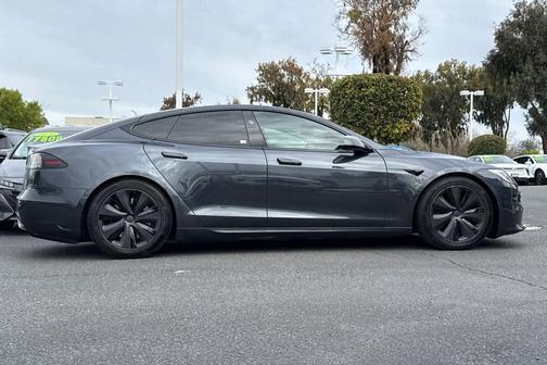 2024 Tesla Model S Long Range