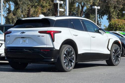 Summit White 2024 Chevrolet Blazer EV eAWD RS