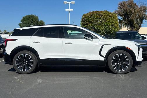 Summit White 2024 Chevrolet Blazer EV eAWD RS