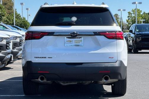 Summit White 2023 Chevrolet Traverse RS