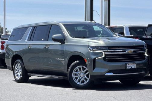 Silver Sage Metallic 2023 Chevrolet Suburban LT