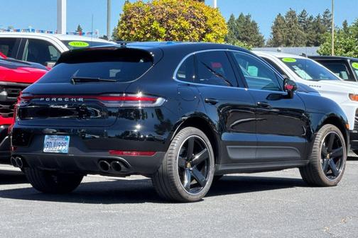 Black 2019 Porsche Macan Macan