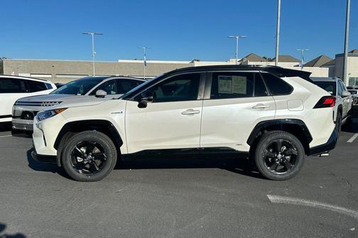 Blizzard Pearl/Midnight Black Metallic 2021 Toyota RAV4 Hybrid SE