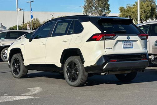 Blizzard Pearl/Midnight Black Metallic 2021 Toyota RAV4 Hybrid SE