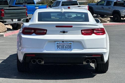 2022 Chevrolet Camaro RWD Coupe LT1