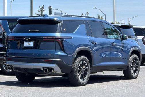 Lakeshore Blue Metallic 2025 Chevrolet Traverse AWD Z71