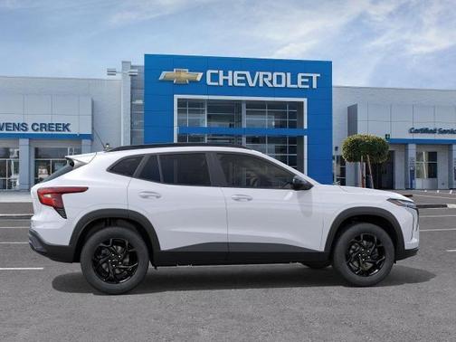 Summit White 2026 Chevrolet Trax LT