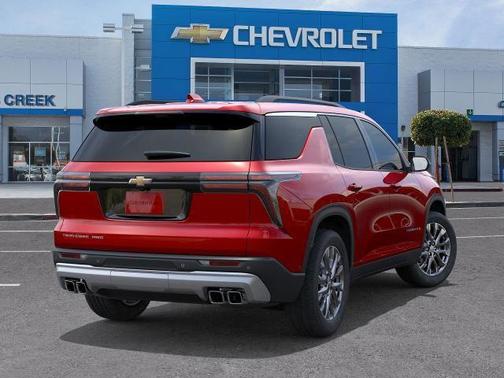 Radiant Red Tintcoat 2026 Chevrolet Traverse LT