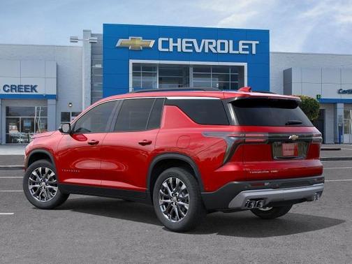 Radiant Red Tintcoat 2026 Chevrolet Traverse LT