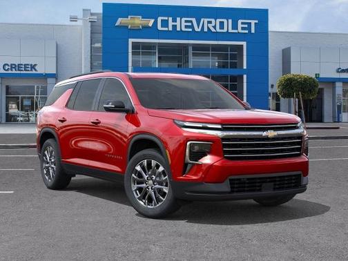 Radiant Red Tintcoat 2026 Chevrolet Traverse LT