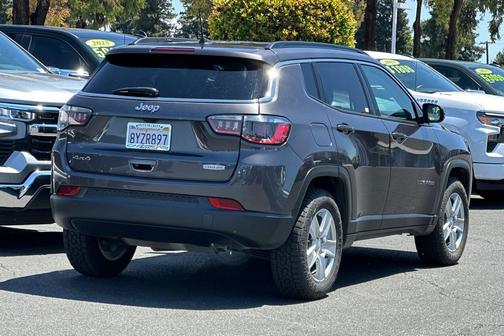 2022 Jeep Compass Latitude