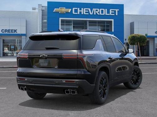 Mosaic Black Metallic 2026 Chevrolet Traverse LT