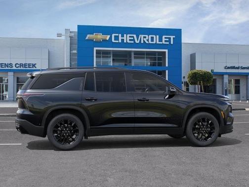 Mosaic Black Metallic 2026 Chevrolet Traverse LT
