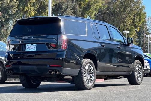 2025 Chevrolet Suburban 4WD Z71