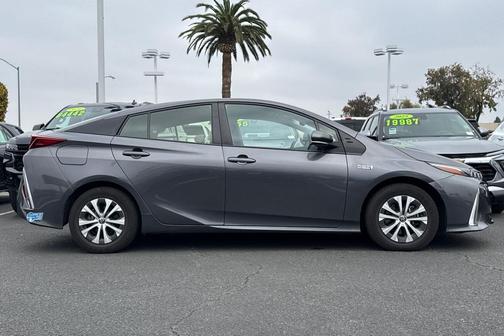 2021 Toyota Prius Prime LE