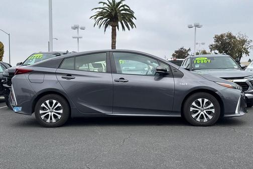 2021 Toyota Prius Prime LE